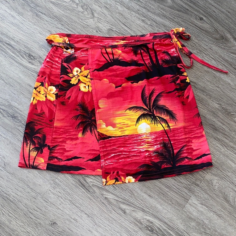 Coco’s Family Vintage Hawaiian Tropical Sunset Women Swim Sarong
